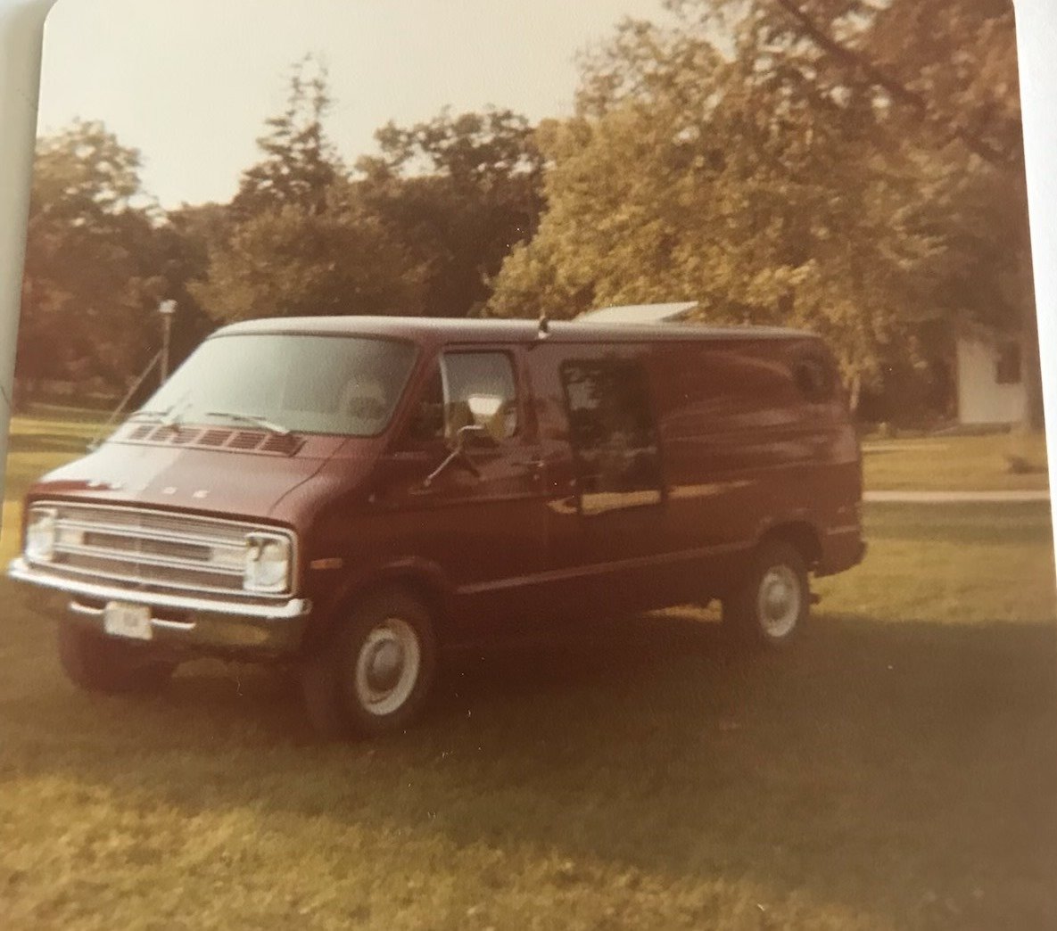 Dads 1977 Upfitted Dodge Tradesman B200 LWB (2)